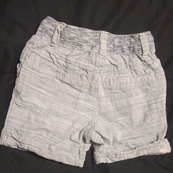Cat & Jack Light Gray Kids Shorts - Picture 7 of 8